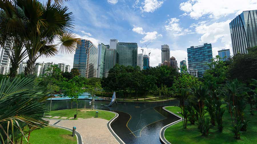 KLCC-Park-Heli-Longe-Bar-Petronas-Towers-5 Highlights in Kuala Lumpur 